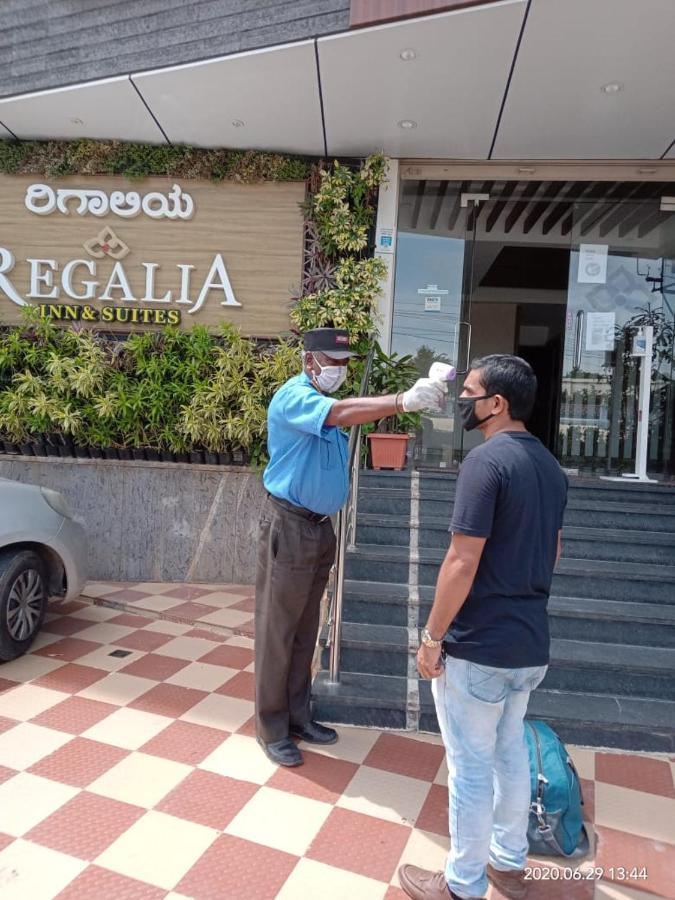 מייזור Regalia Inn &Suites מראה חיצוני תמונה